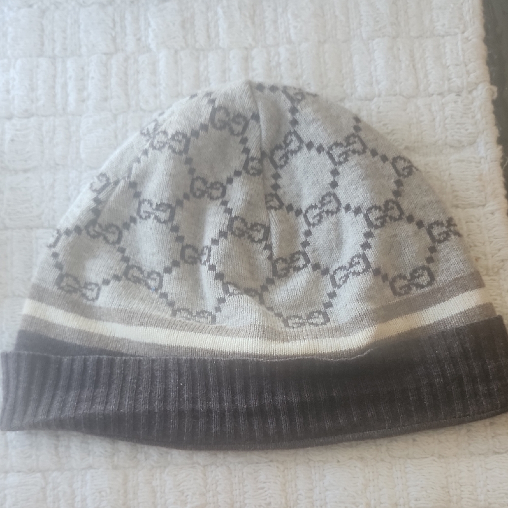 Gucci Beige and Dark Brown Logo Beanie